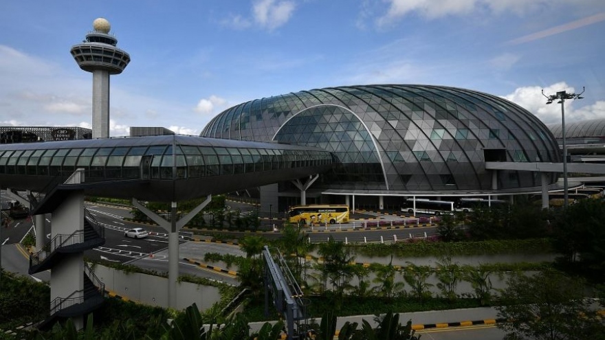 Sân bay Changi trở thành ổ dịch Covid-19 lớn nhất Singapore